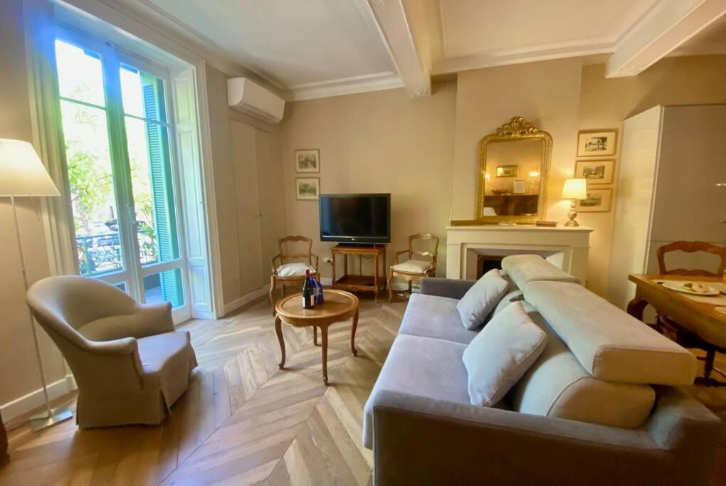 L'Historien - Avec Balcon Coeur De Nimes Appartement Buitenkant foto