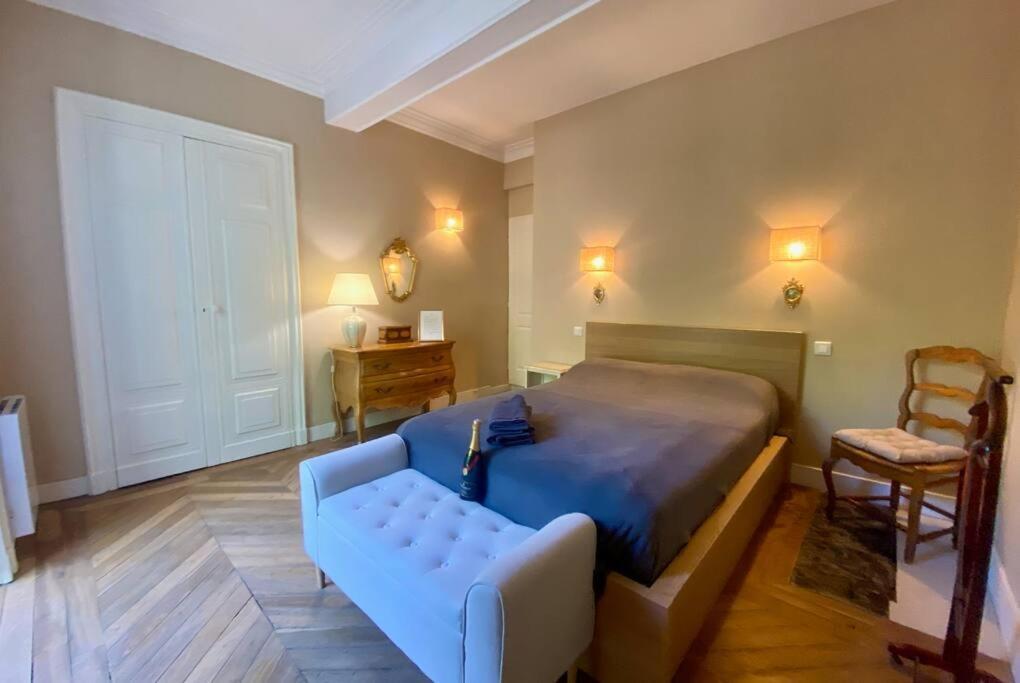 L'Historien - Avec Balcon Coeur De Nimes Appartement Buitenkant foto